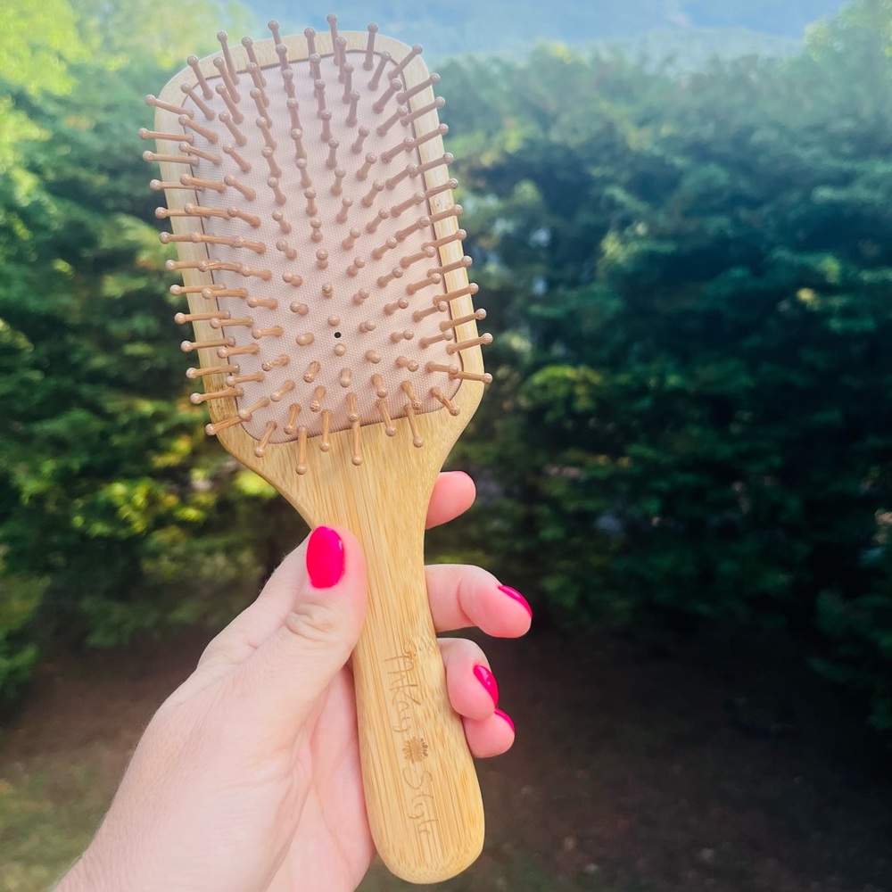 Natural Wooden Bamboo Hair Brush, Lightweight Anti-Static Brush, Sustainable
